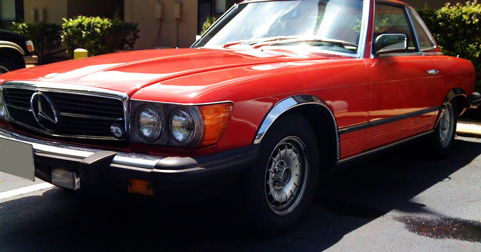 72-89 Mercedes W107  Fender trim