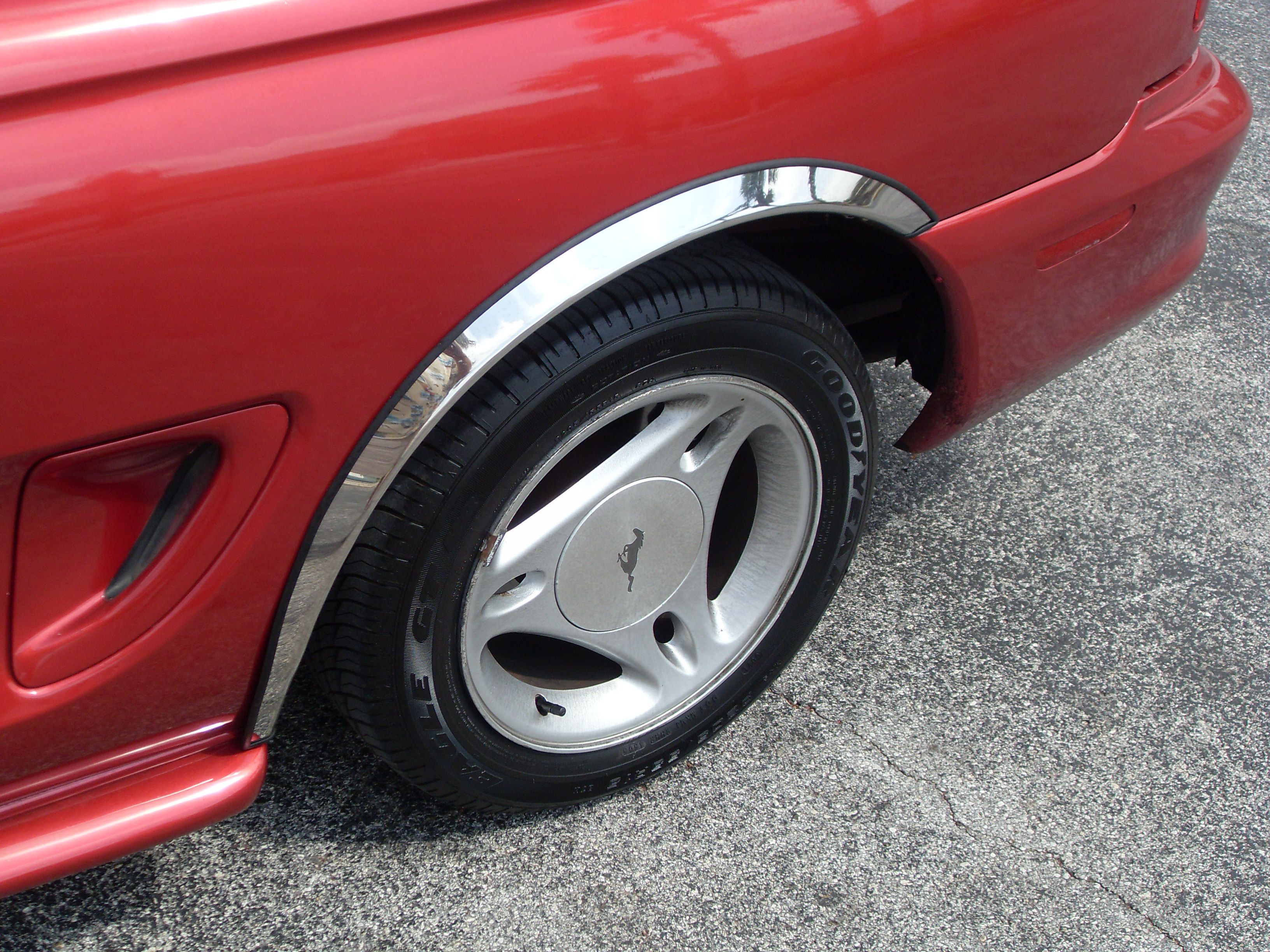 94-98 Ford Mustang/Mustang GT  Fender trim