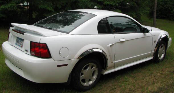 99-01 Ford Mustang/Mustang GT  Fender trim