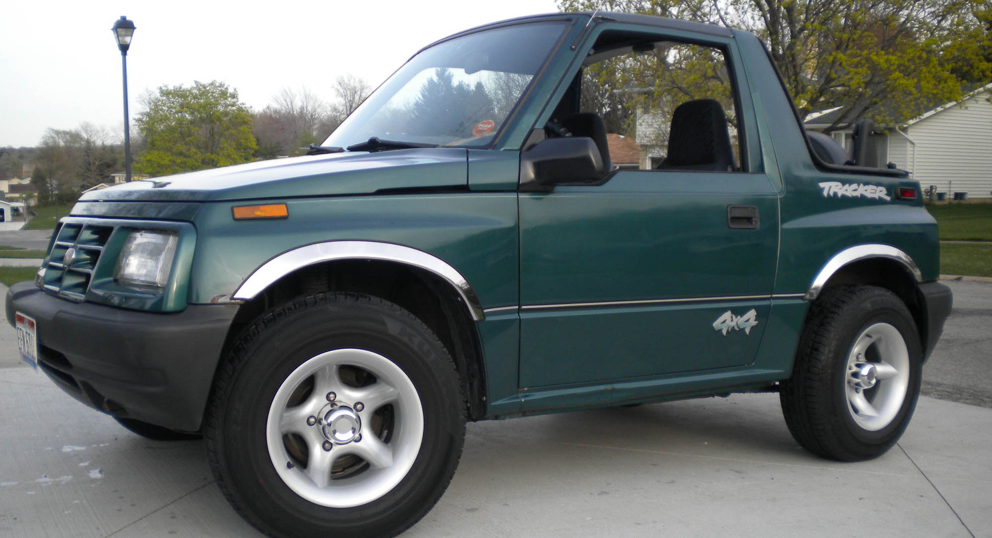 90-98 Geo Tracker <strong>Short Style  Fender trim