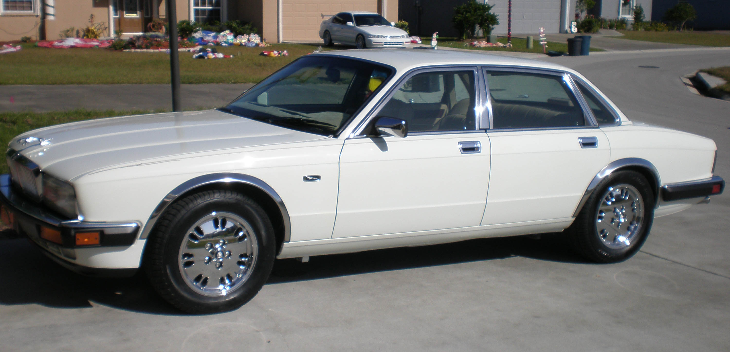 87-94 Jaguar XJ6/40  Fender trim